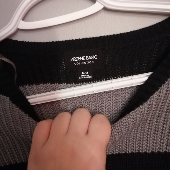 Knitted sweater - Picture 2 of 2